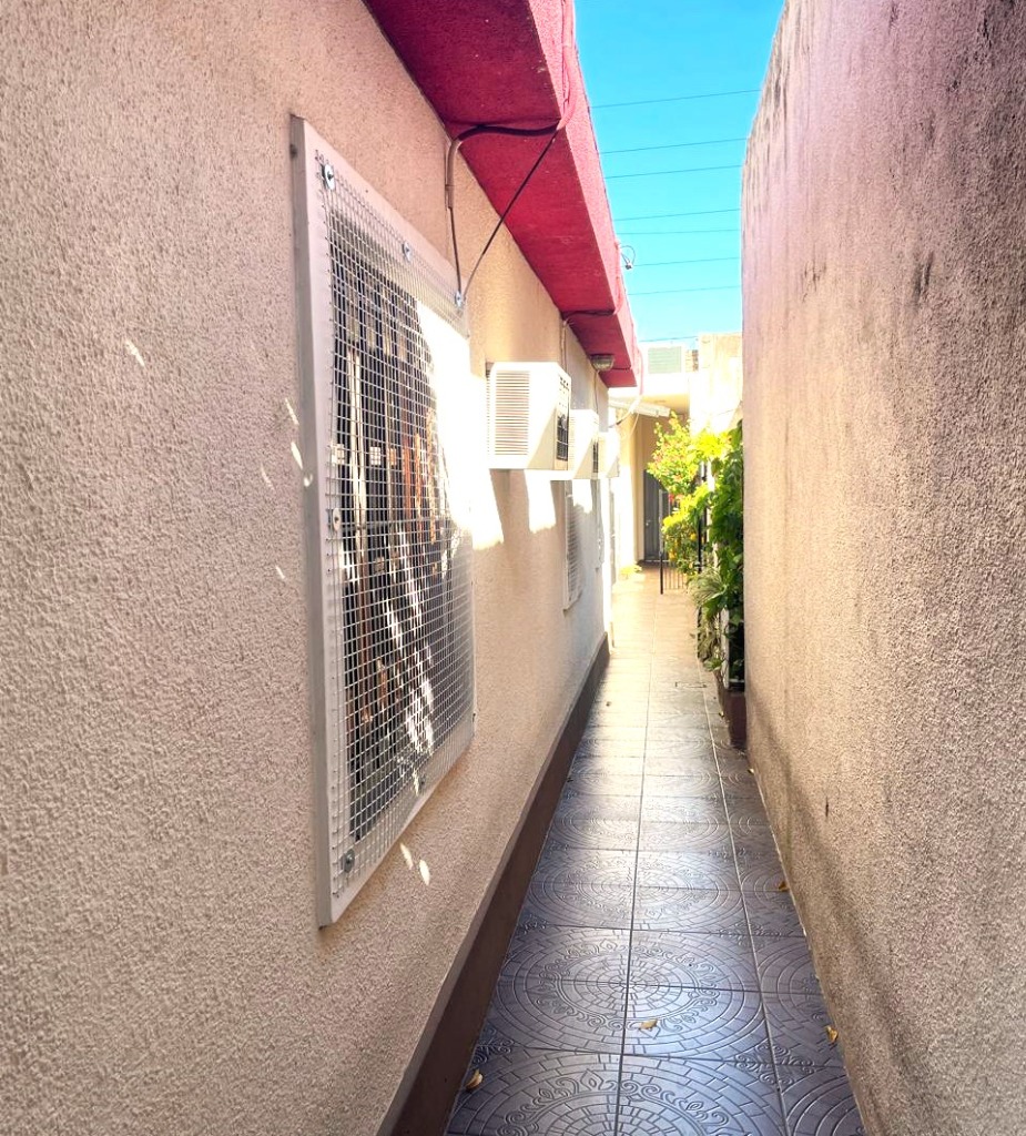Exterior — Corredor lateral